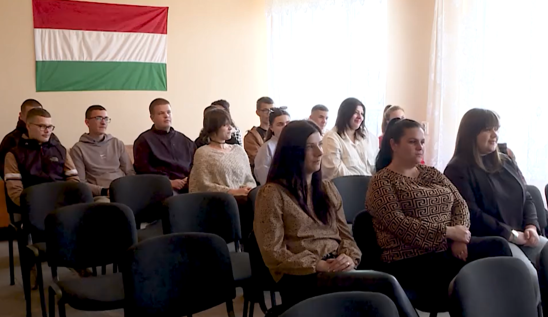 KMKSZ ISZ Tiszaújlaki alapszervezet tagjai.
